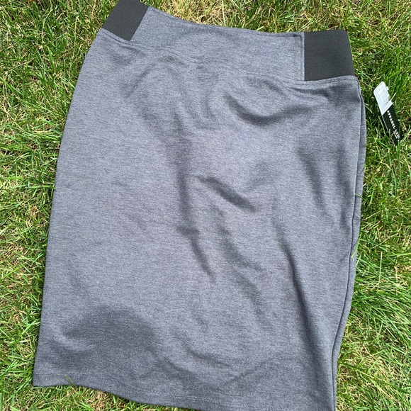 Grey pencil skirt - Picture 1 of 2